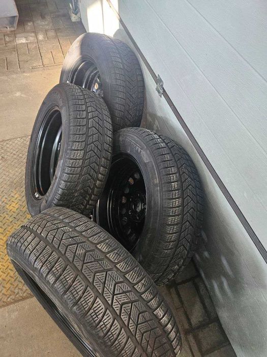 Диски в зборі VW 5/112 R17 6.5J ET38 dia 57.1mm + шини + колпаки