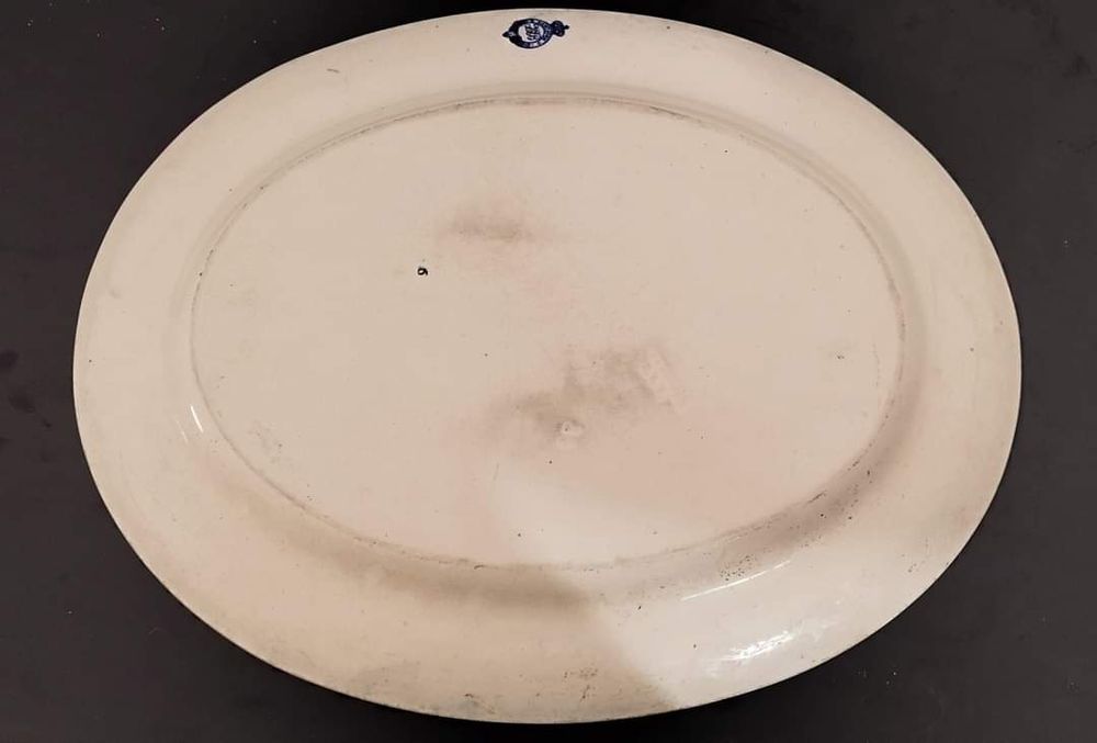 Antiga e grande travessa vitoriana séc XIx