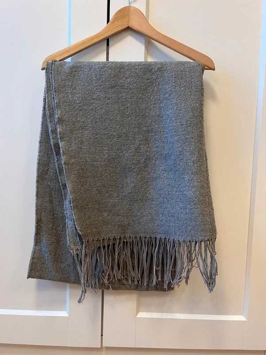 Szary szal H&M duży