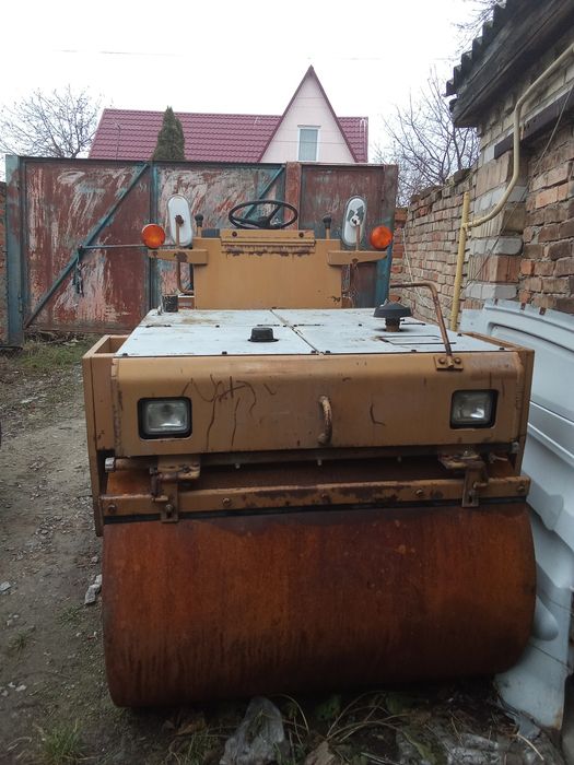 Оренда спецтехніки. Каток комбінований