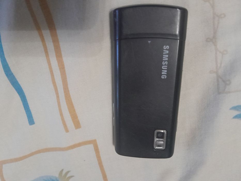 Мобильный телефон Samsung