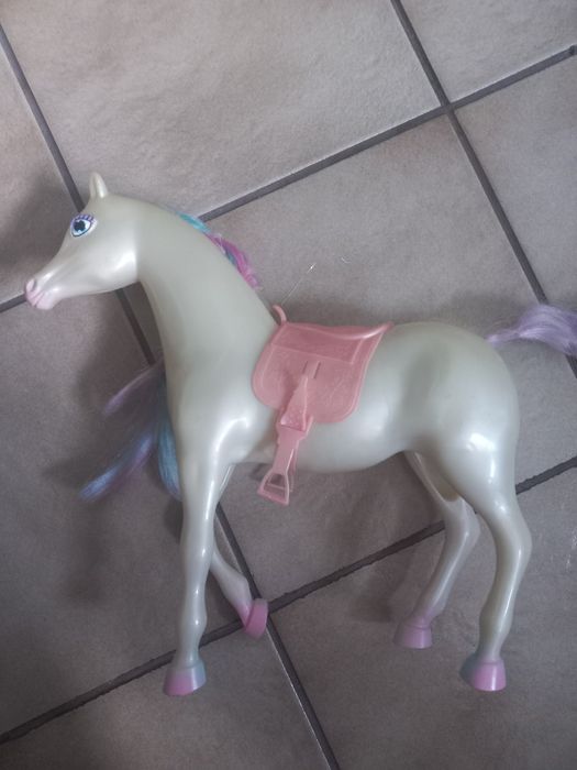 Koń Barbie lalki