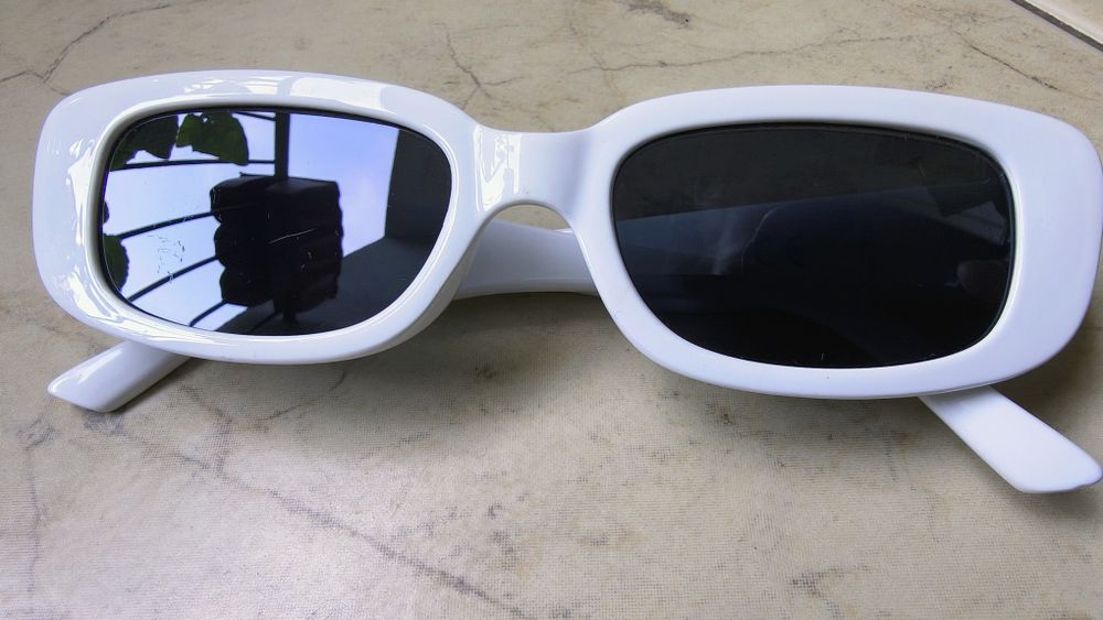 Damskie okulary przeciwsłoneczne z białymi oprawkami UV400