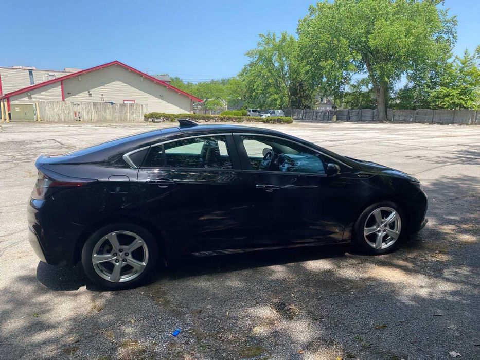Chevrolet Volt LT      2017