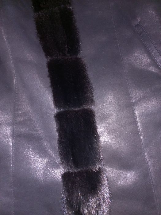 Женская зимняя дубленка