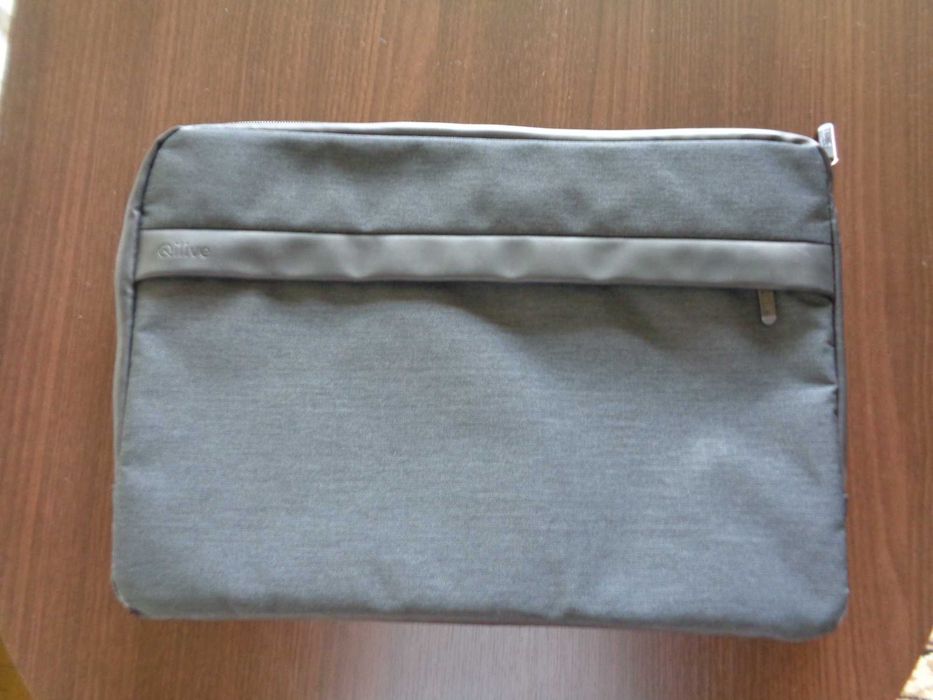 Etui, pokrowiec na laptopa 15,6 - uszkodzony zamek