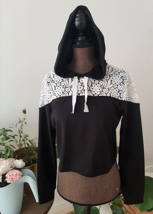 Bluza czarna z koronką S