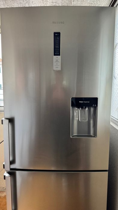 Frigorífico Combinado Samsung RL4363FBASL
432L