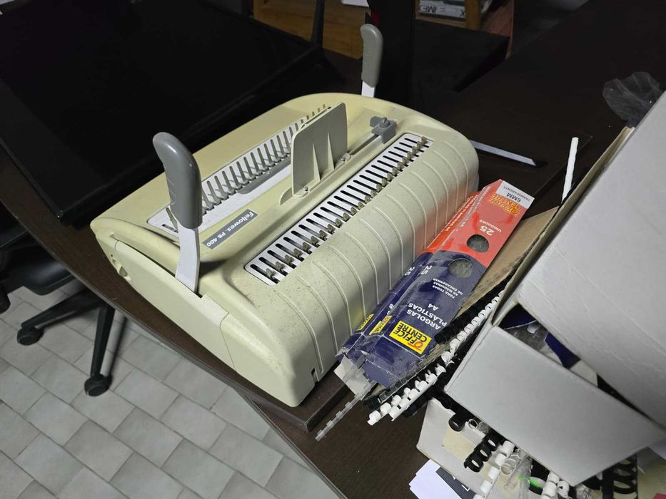 Máquina Encadernar Fellowes PB 400 + argolas
