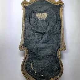 Artigo religioso - Pia de agua benta N. Senhora