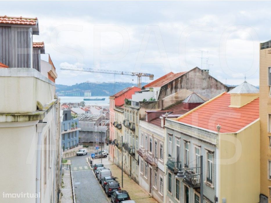 Apartamento T1 com Vista Rio e Varanda | Ajuda | Cozinha Equipada |...