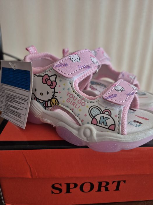 Босоніжки на дівчинку