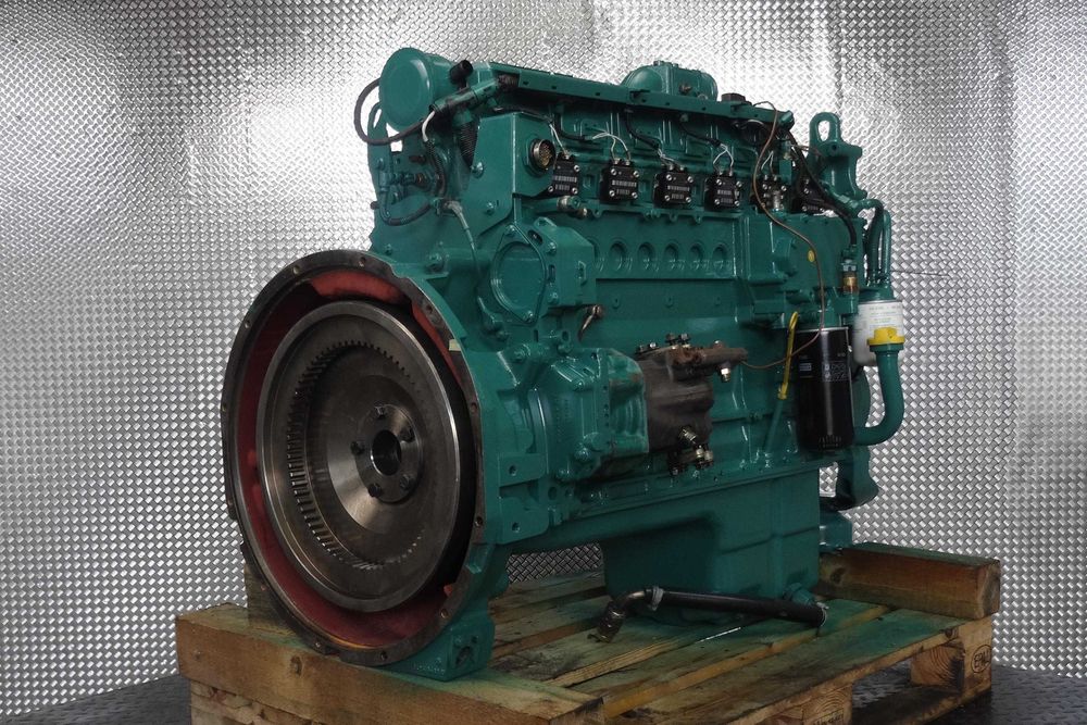 Remont silnika Volvo D7D do koparki, ładowarki, równiarki