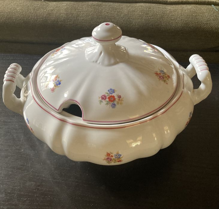 Terrina Vista Alegre, com tampa -como NOVA