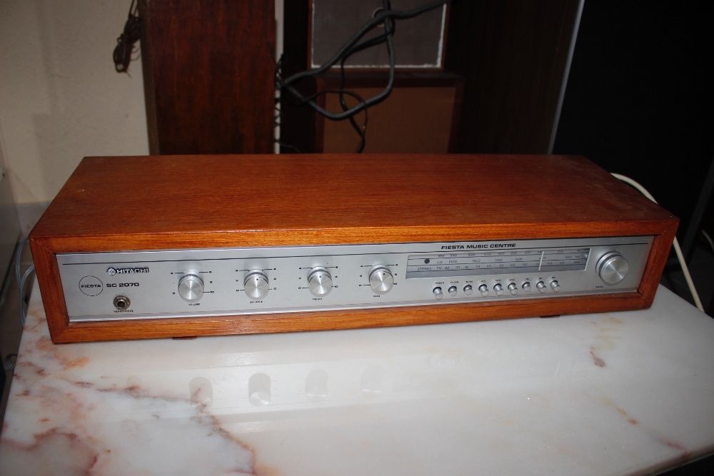 Radio Antigo - Vintage - Hitachi Fiesta SC 2070 - A funcionar