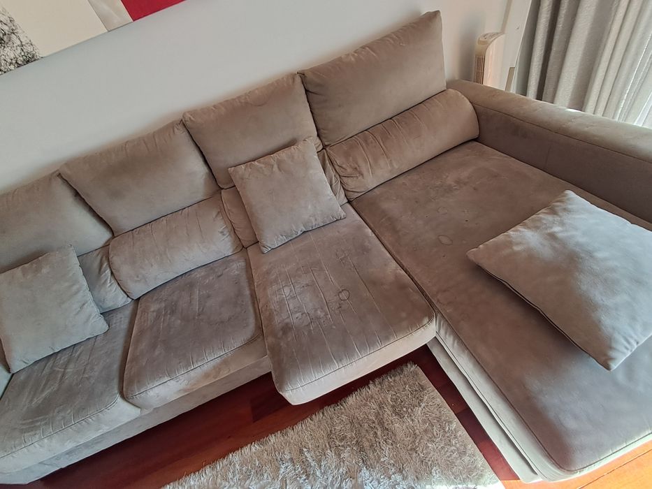 Sofá com chaise long