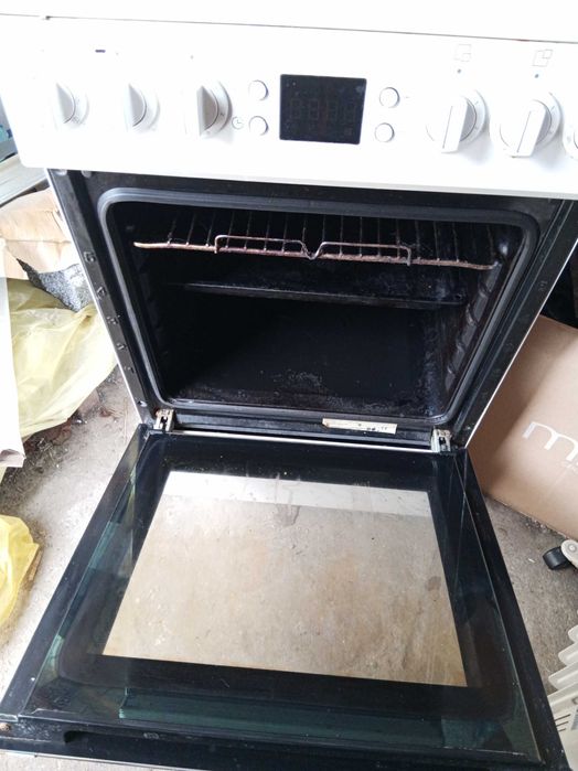 kuchnia elektryczna z piekarnikiem Beko w dobrym stanie