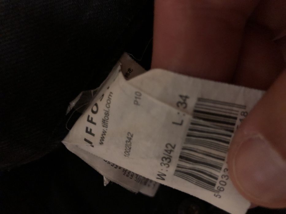 Calças Tiffosi pretas 33/34 equivalente 42