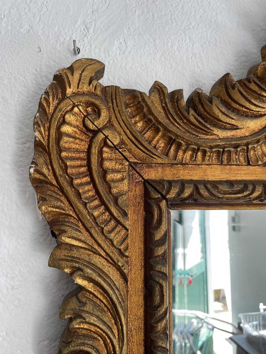 Vintage - Credencia/Mesa em talha dourada