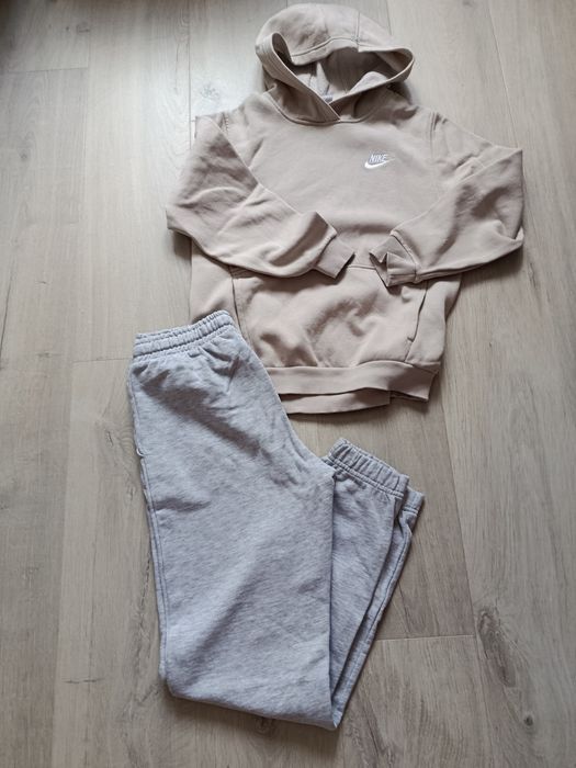 Dres chłopięcy rozmiar 158 Nike/4f