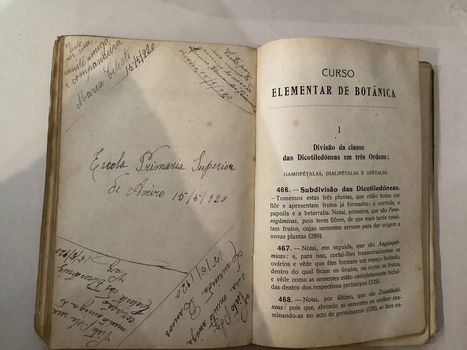 Lote Único: Coleção Completa de Livros Antigos e Mapa do Congo Francês