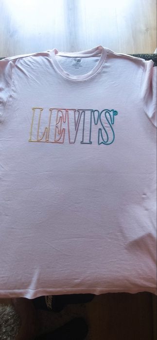 Koszulka męska  lekki róż firmy Levi's