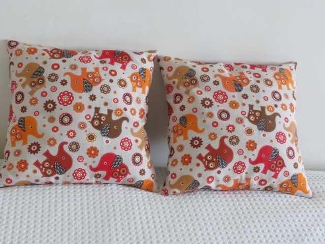 яскрава наволочка 44х44 см зі слониками  з  Іспанської тканини лонета