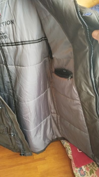 Куртка тёплая, состояние отличное, молнии работают