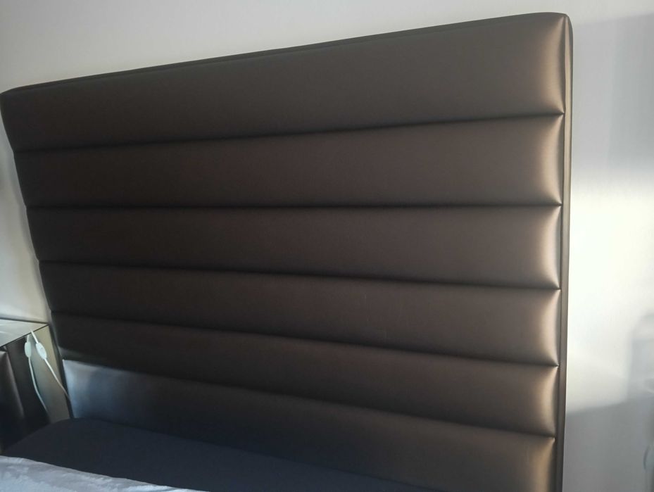 Cabeceira de cama feita em estufador