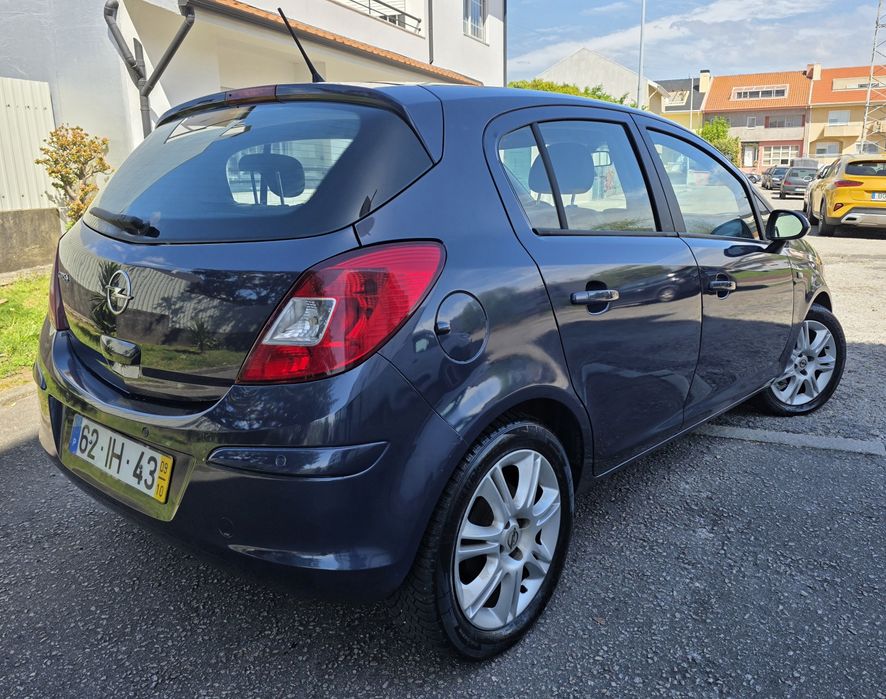 Opel Corsa 1.2 Cosmo full extras