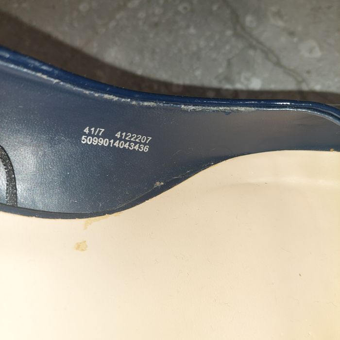 Dunnes stores. Czółenka na obcasie, granatowe, lakierowane.