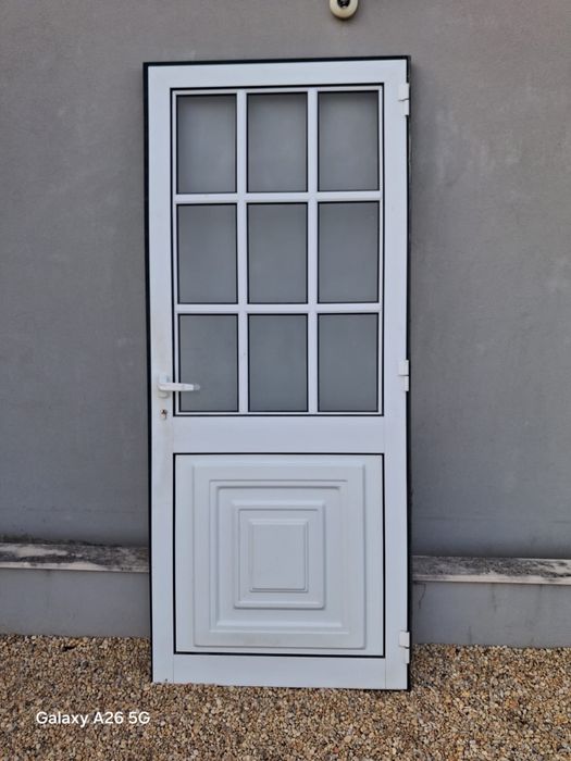 Porta em aluminio branco