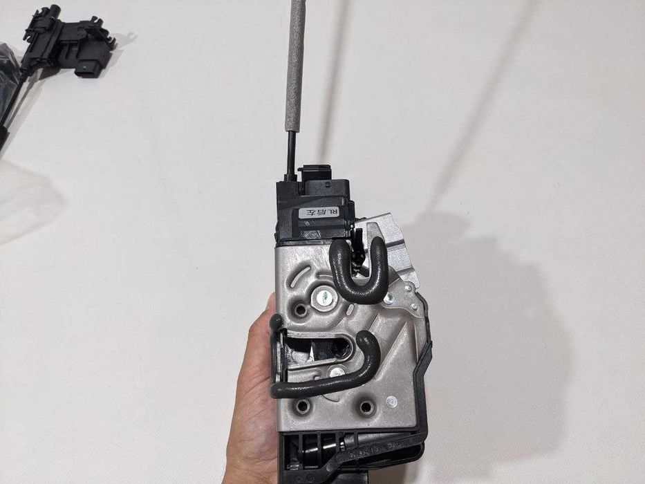 Mercedes GLC GLE GLS GL ML CLS E 213 S222/223 Доводчики дверей дотяжки