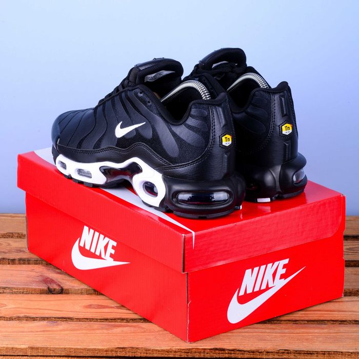 (2295) Кросівки Nike Air Max TN Plus чорні з білим (41-45) найк найки