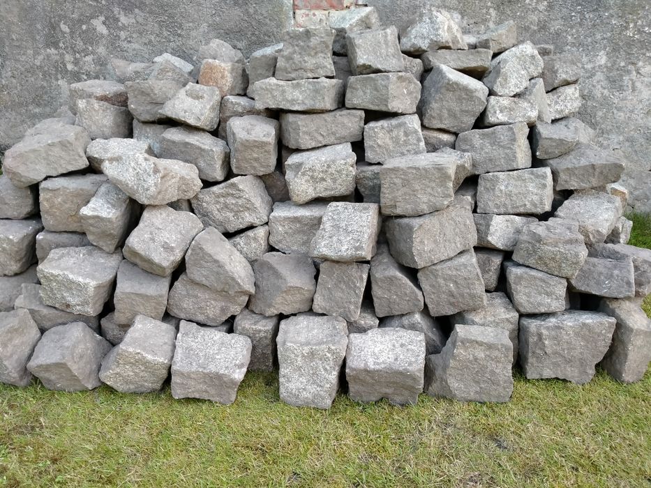 Kostka granitowa duża