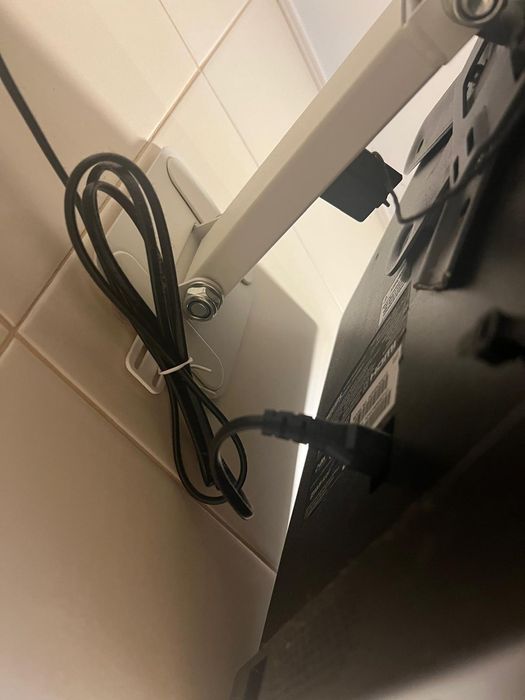 Vendo televisão com suporte.novo.