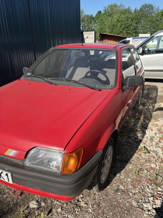 Ford fiesta rok 2000