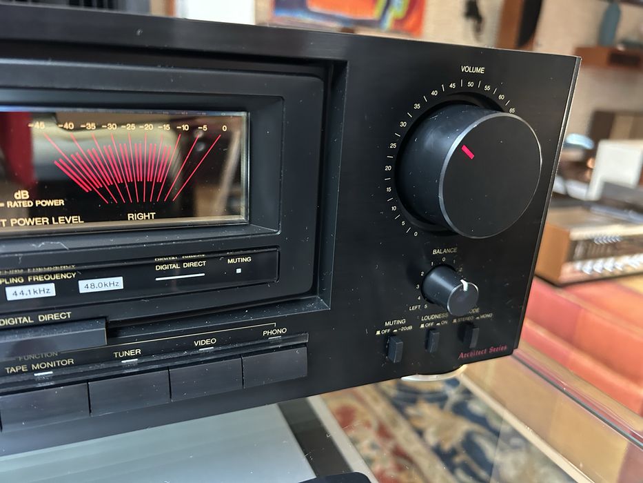 Fantastivo amplificador Sanyo JA8500 digital,com comando.exc estado