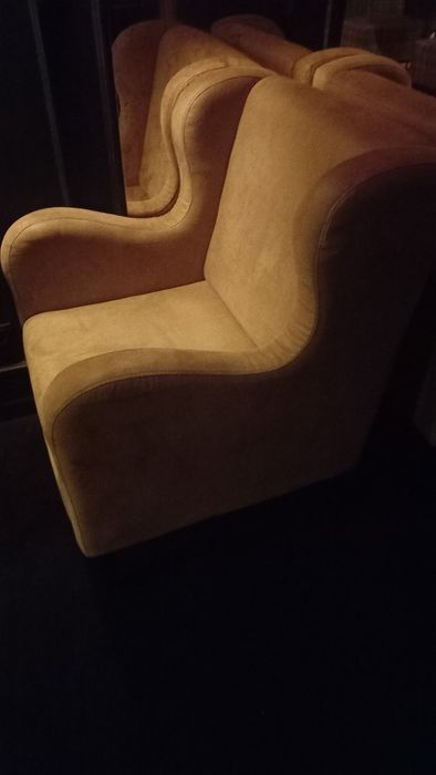 Semi-new armchairs