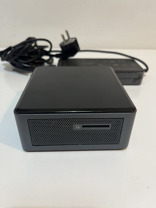 Mini PC Intel NUC 10 i7 | 16GB RAM (Exp. 32GB) | SSD 1TB Samsung 980 | Imaculado