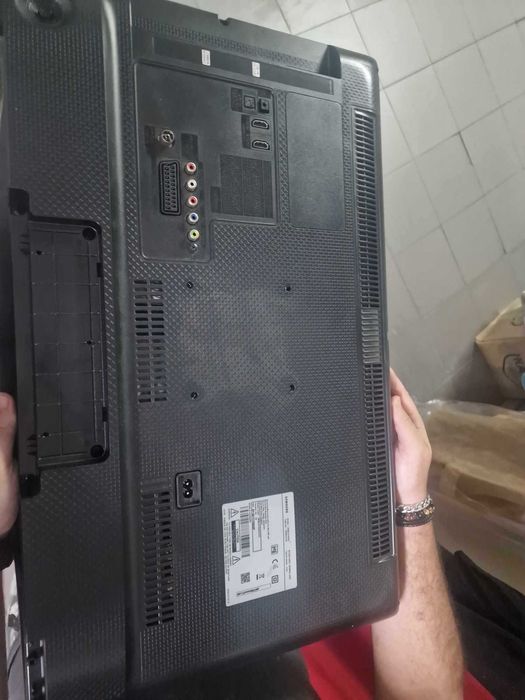 TV Samsung UE28J4100