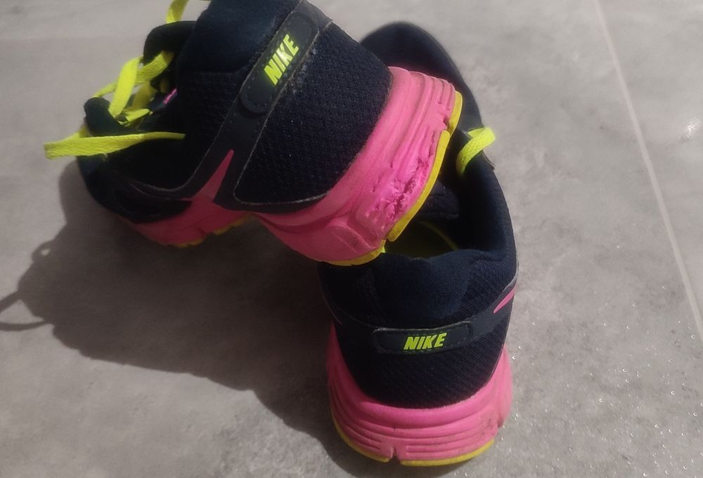 Buty Nike r. 39 * 25 cm Revolution