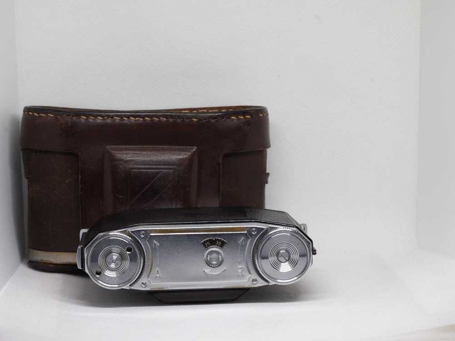 Máquina fotográfica analógica 35 mm Zeiss Ikon IKONTA 522/24