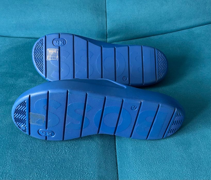 Klapki BOSS roz. 42, dł. wkładki 27,5 cm