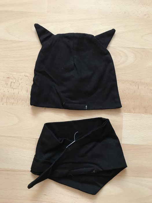 Набір Sinsay  шапка і хустинка хомут на шию бетмена на 1-4 міс