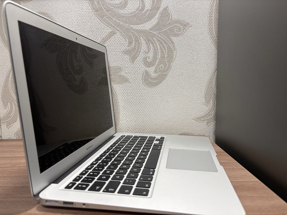 Apple MacBook Air 13 2015(2016) 92% 8gb/128gb/i5 a1466  ноутбук