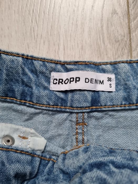 Jeansy szerokie z dziurami