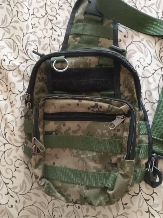 2 сумки ,одна через плечо,вторая набедреная