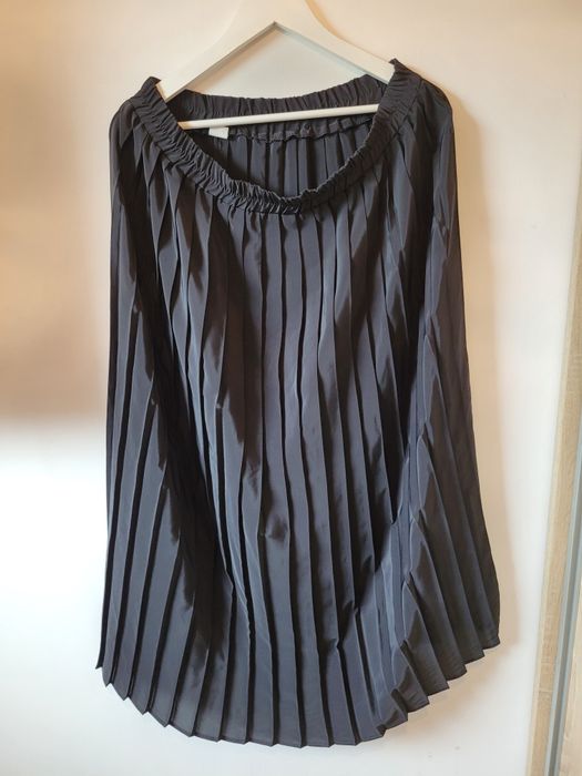 Czarna plisowana spódnica midi (XL)