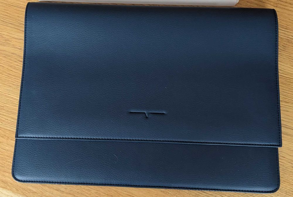 MacBook Air 13" M2 (2022) | 24 GB | 1 TB | Midnight | komplet + etui Von Holzhausen